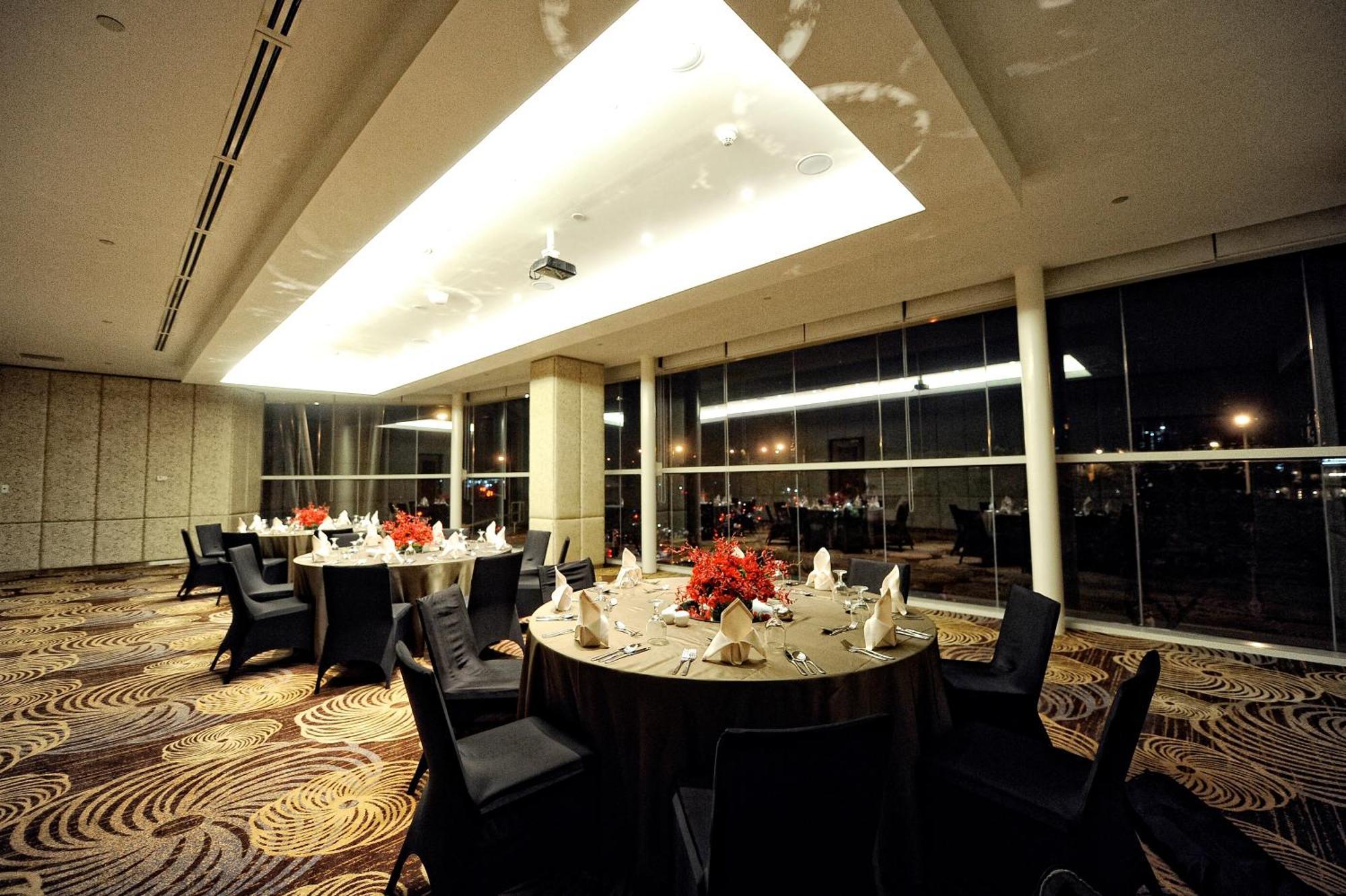 Acacia Hotel Manila Muntinlupa City Exteriér fotografie